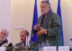 Bata Marianov, primul din stânga