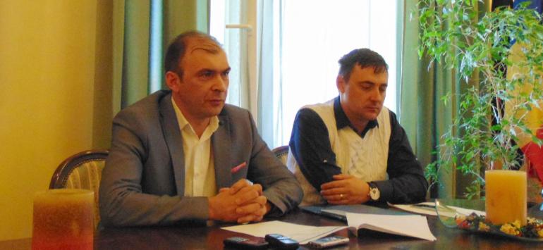 Felix Borcean, stânga, și Andrei Ungur