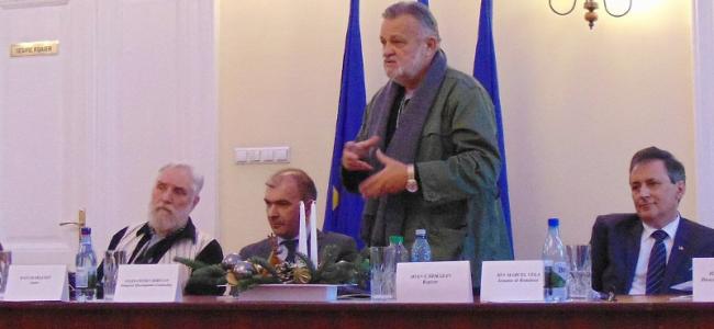 Bata Marianov, primul din stânga